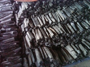 Charbon de bois de chêne/poudre de charbon de bois/charbon de bois dur de haute qualité pour l'exportation-Ms: Holiday - Product Image 6