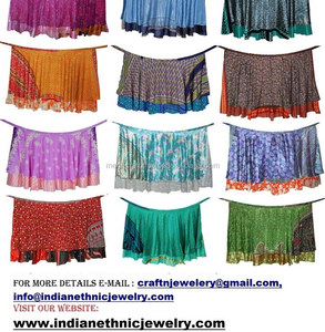 กระโปรงผ้าไหมดีไซน์เนอร์แบบพันรอบตัว - กระโปรงสไตล์อินโด-เวสเทิร์น - กระโปรงมินิแบบพันรอบตัวผ้าไหมซารีแบบกลับด้านได้ - Product Image 2