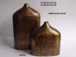 Florero acanalado con forma de botella cuadrada en acabado Gris lavado en hoja de aluminio y estilo martillado decoración del hogar artesanías de Metal indio - Product Image 5