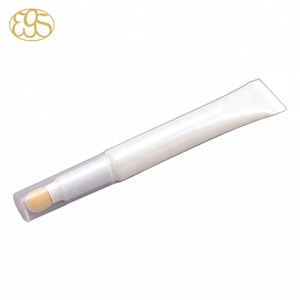Applicateur en éponge floquée pour gloss à lèvres cosmétique en tube - Product Image 2