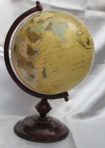 Globo de escritorio de plástico PP de estilo náutico con base de metal brillante para uso en el hogar, la oficina o la universidad - Product Image 4