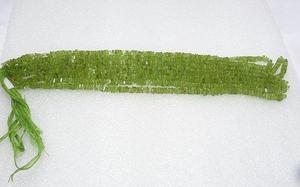 Cuentas de piedras preciosas sueltas con forma de peridoto Heishi de 4mm naturales, Color verde para hacer joyas increíbles de alta calidad - Product Image 3