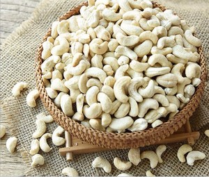 Noix de cajou biologiques grillées de haute qualité W320/W240/LP/WS Meilleur prix d'approvisionnement en gros pour l'exportation au Vietnam - Product Image 1