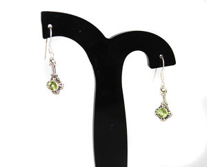 Pendientes de peridoto natural 925 plata esterlina bisel personalizado IGI pendientes joyería de piedras preciosas mujeres moda fina al por mayor - Product Image 1