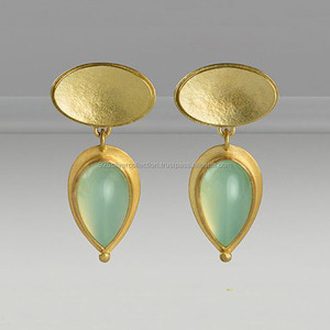 Boucles d'oreilles clous délicates en calcédoine aquatique, style bohème, bijoux pour enfants, cadeau pour anniversaire ou fiançailles - Product Image 1