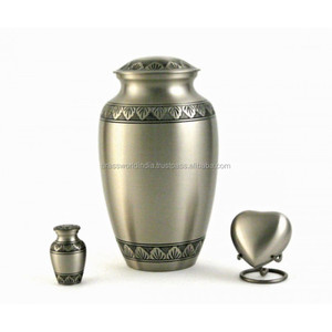 Urna de metal de latón de estilo americano de Brassworld India Adultos Homegoing Suministros de cremación Suministros funerarios - Product Image 4