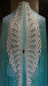 Vestido Takchita Kaftan Marroquí Hecho a Mano en India sobre Tul con Pedrería Bordada - Product Image 5