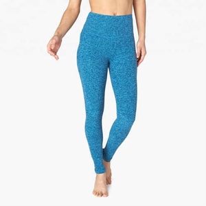 Leggings de sport pour femmes à motif à carreaux teints en espace avec franges, tissu respirant et à séchage rapide pour le yoga, la course à pied et le fitness - Product Image 2