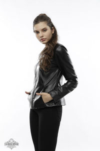 Chaqueta teñida de piel de oveja auténtica Valeriano Romano para mujer, abrigo de invierno con acabado transpirable de último diseño - Product Image 5