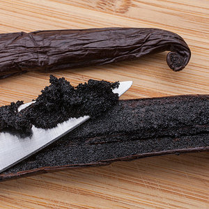 Gourmet Grade Dried <b>Vanilla</b> <b>Beans</b> 1kg. Pre-Order 2021 Stock - Product Image 1