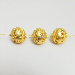 Cuentas Redondas de 14 mm con Diseño <span class=keywords><strong>Jali</strong></span> Chapadas en Oro, Cuentas Hechas a Mano para la Fabricación de Joyas - Product Image 3