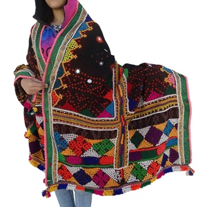 Venta al por mayor vintage hecho a mano bordado banjara chal de lana rabari tirar - Product Image 1