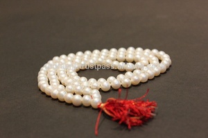 สร้อยประคำมุกน้ำจืดแท้ 6 มม. ทรงกลมเรียบ พร้อมพู่ไหมยาว สำหรับทุกเพศ  ได้รับการรับรองจากบุคคลที่สาม - Product Image 3