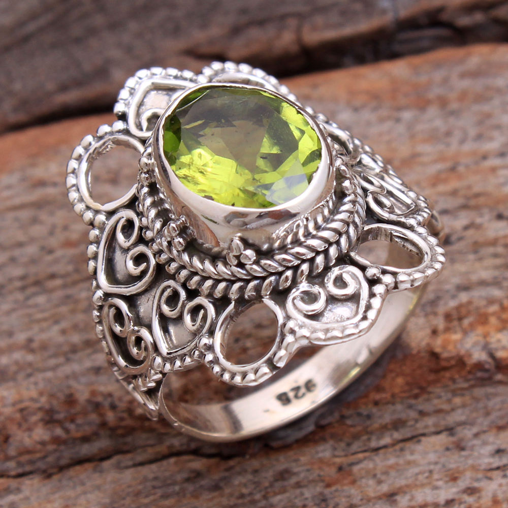 สีเขียว