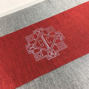 กล่องงานแต่งงานผ้าไหมไทยพิมพ์ลายโมโนแกรมและโลโก้สำหรับใส่การ์ดอะคริลิค - Product Image 2