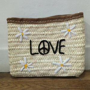 Bolso de mano bohemio hecho a mano de melocotón para mujer con bordado y cierre de cremallera con decoración floral - Product Image 1