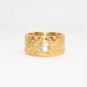 Eccentric Beautiful New Collection 925 <b>Sterling</b> <b>Silver</b> Rainbow Moonstone Gold Plated <b>Band</b> <b>Ring</b> - Product Image 4