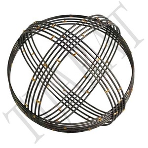 Sculpture sphérique en métal écologique - Décoration d'intérieur contemporaine - Utilisation en intérieur - Noir - Product Image 1