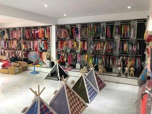 Cama para mascotas para perros y gatos súper cálida y suave, ecológica, hecha en Vietnam con poliéster y 100% de algodón, patrón de animales, lavado a mano - Product Image 4