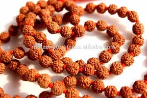 ลูกประคำไม้คลาสสิก 108 เม็ด ทำจากไม้ธรรมชาติจากเนปาล ประดับด้วยรุฎราคชา พร้อมพู่ไหมถักยาว สร้อยคอประคำยาว ของขวัญทางจิตวิญญาณ ลูกประคำสำหรับสวดมนต์ในพุทธศาสนา - Product Image 5