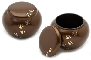 Jarrón para cenizas de cremación de metal personalizable de alta calidad con diseño de acabado de peltre encantador para perros - Product Image 5