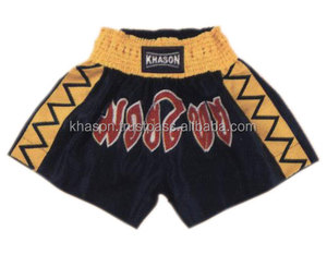 2025 MUAY THAI SHORT KICK BOXE SHORT AVEC ÉTOILES DE COULEUR PERSONNALISÉES DISPONIBLE en POLYESTER AVEC ÉTIQUETTE DIFFÉRENTES COULEURS - Product Image 4