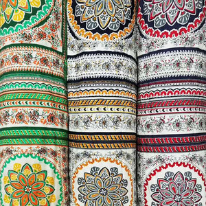 Chất Lượng Cao <span class=keywords><strong>100</strong></span>% <span class=keywords><strong>Viscose</strong></span> Crepe In Vải Với Hoa Thiết Kế Đồng Bằng Phong Cách Cho Cô Gái Hàng May Mặc Và Lót - Product Image 5