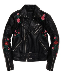 Con borchie delle donne del faux del fiore del ricamo di modo biker giacca di pelle - Product Image 1