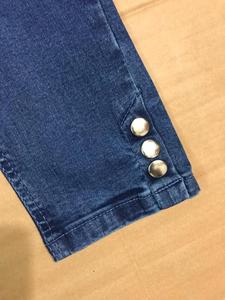 กางเกงยีนส์ผู้หญิงทรงตรงเอวกลาง ผ้าเดนิมสีเข้ม ยี่ห้อ Overrun Garments แบรนด์ดัง ผ้าฝ้าย ระบายอากาศได้ดี เป็นมิตรกับสิ่งแวดล้อม ซิปหน้า - Product Image 4