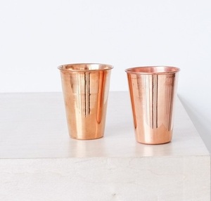 Gobelet en cuivre de haute qualité avec finition brillante Conception minimaliste écologique Utilisation de fête Tasses en métal sans danger pour les aliments - Product Image 2