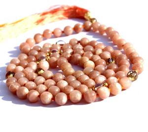 108มูนสโตนพีชโยคะมาลาลูกปัดสร้อยคอทิเบตสีรุ้งสำหรับทุกเพศหินคริสตัลบำบัดได้รับการรับรองจากบุคคลที่สาม - Product Image 1