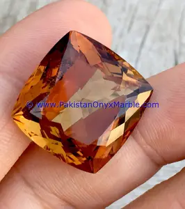 Pemasok Grosir Batu Permata Topaz Potongan Batu Permata Longgar Bulat Alam Oval Zamrud Imperial Sherry Emas