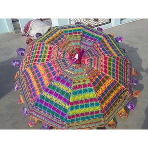Parapluies décoratifs faits main en tissu de coton imprimé indien avec broderie miroir et pompons, accessoires de photographie pour mariages et fêtes, parasols - Product Image 2