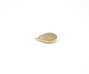 Calcédoine grise en forme de poire pierre précieuse lunette plaquée or connecteur à facettes à caution unique pour la fabrication de bijoux résultats en laiton faits à la main - Product Image 5