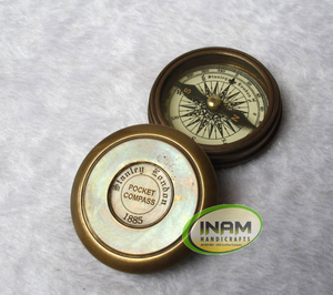 Nouvelle boussole nautique artisanale en laiton avec boîte en bois, magnifique boîte à boussole design en bois avec un design antique - Product Image 3