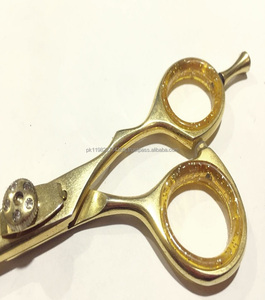 Ciseaux de coupe de cheveux professionnels en acier inoxydable japonais J1 de 6 pouces ciseaux de barbier de beauté plaqués or pour une utilisation en salon - Product Image 4