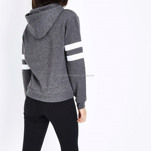 Sweat-shirt à capuche pour femmes, pull court à rayures, coupe brute, Design personnalisé, couleur noire - Product Image 3