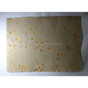 80 GSM couleur ivoire recyclable rouleau de papier d'emballage de pétales de fleurs de jardin fait à la main pour emballage de cadeaux emballage de colis Arts et artisanat