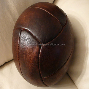 Balones de Fútbol de Cuero Vintage - Product Image 1