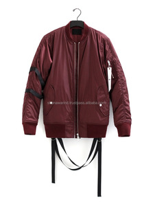 แจ็คเก็ตบอมเบอร์ผ้าซาตินสีดำแบบสั่งทำพิเศษ พร้อมสายคล้องคอ ย้อมสีแบบแขวน กันน้ำและกันลม บริการ OEM มีให้บริการ - Product Image 2