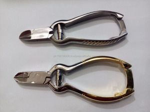 Pinza de Podología encarnada con diseño de punta fina para usar en los dedos - Product Image 3