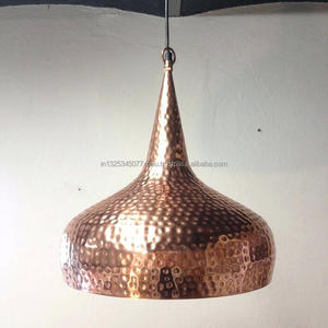 Lampe à suspension martelée en cuivre - Product Image 1