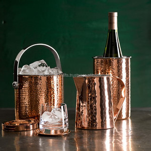 Grand seau à glace en laiton de style vintage avec manche en bois, ustensiles en acier, refroidisseur sur pied pour le vin et les fêtes - Product Image 4