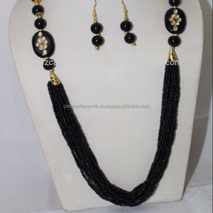 Collier de perles de verre noir dernière conception bijoux de mode faits à la main élégant collier de perles pour les femmes vente en gros - Product Image 1