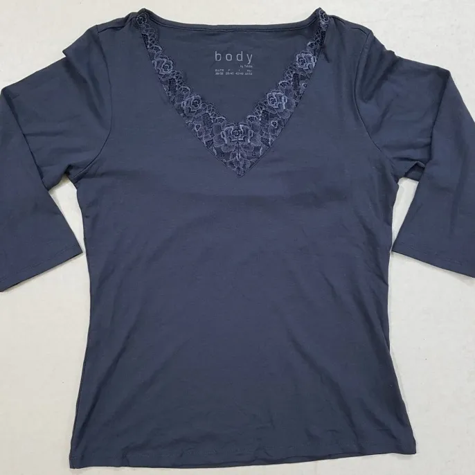 Camiseta de manga larga de Color sólido para mujer, Camiseta de cuello de temporada de verano con encaje, para uso informal