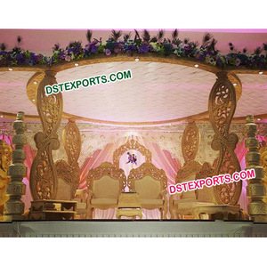 Mandap de Madera con Diseño Paisley para Bodas Indias, Diseños de Mandap Gujarati de Moda, Impresionante Mandap Asiático para Bodas en Suiza - Product Image 1