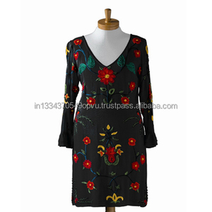 Robe de soirée élégante à manches longues, vêtements de mariage de luxe, effet perlage et broderie traditionnelle, col en V, tenue de fête élégante pour femmes - Product Image 1