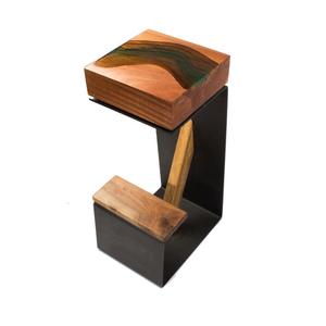 Tabouret de bar industriel en bois avec résine époxy - Product Image 2