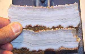 Agate bleue en dentelle, pierre brute en tranches - Product Image 3