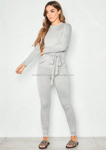 ชุดวอร์มเข้ารูปสีดำสำหรับผู้หญิง - Product Image 2